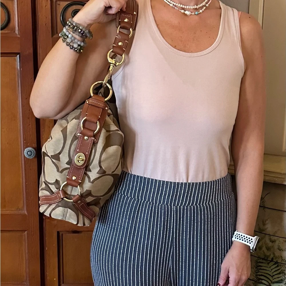 Signature  Coach hobo tote Brown Shoulder Bag - Picture 9 of 9